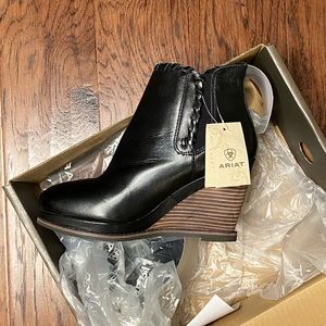 Ariat Belle Wedge Boots/Booties 7.5